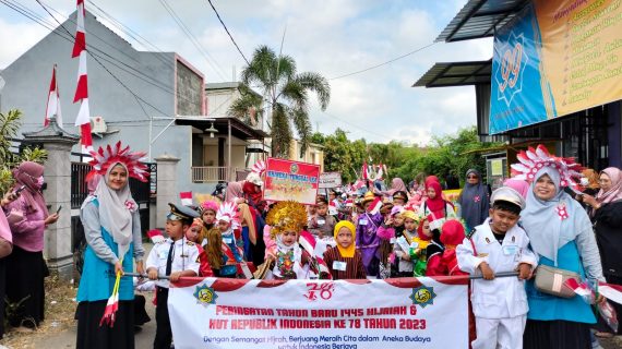 “MENUJU CITA-CITA GEMILANG: SEMANGAT PAWAI BHINEKA DALAM MOMENTUM HUT RI 78 DAN MUHARRAM 1445 TK ISLAM AL AZHAAR TULUNGAGUNG”